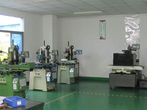 注塑模具制造斜導(dǎo)柱滑塊的耐磨塊結(jié)構(gòu)和要求 注塑模具制造斜導(dǎo)柱滑塊的耐磨塊結(jié)構(gòu)和要求