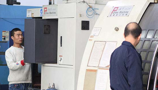 在深圳怎么選擇專(zhuān)業(yè)的模具開(kāi)模廠呢？